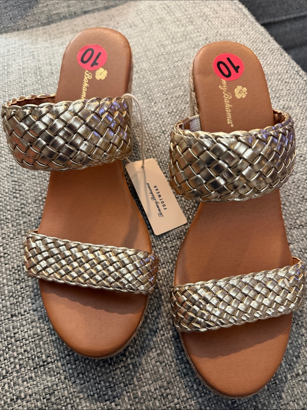 NEW Tommy Bahama Shelly Metallic Gold Woven Double-Strap Wedge Sandals Size 10
